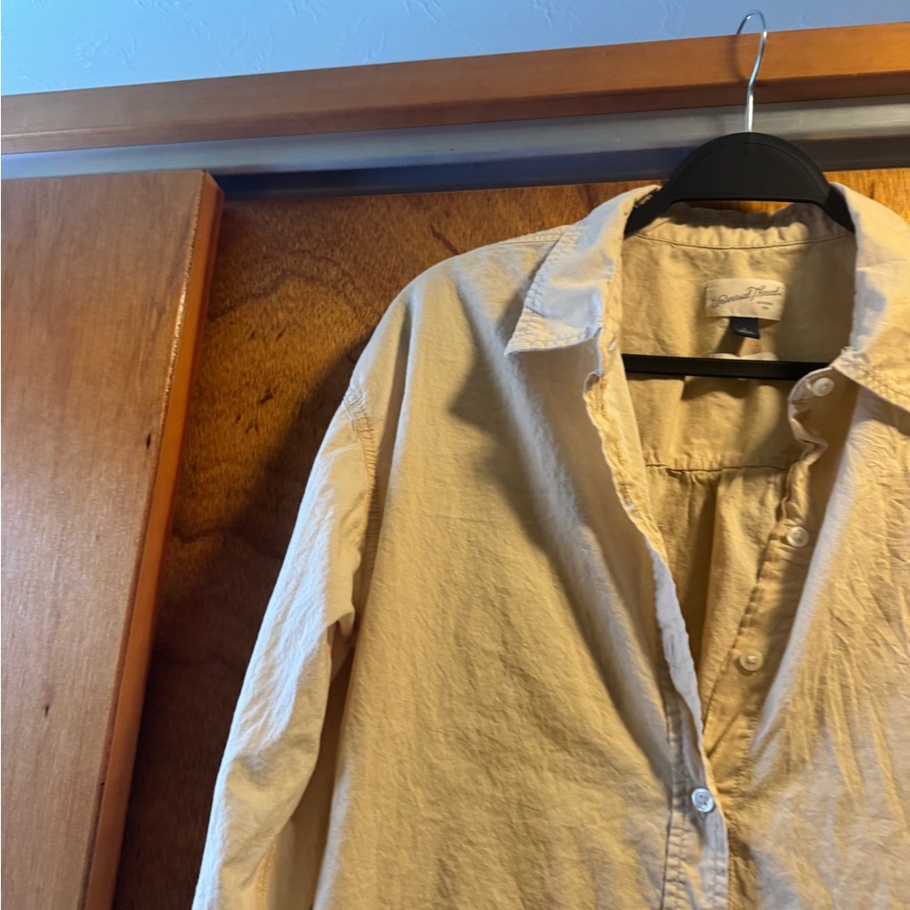 Universal Thread button up - Picture 3 of 9